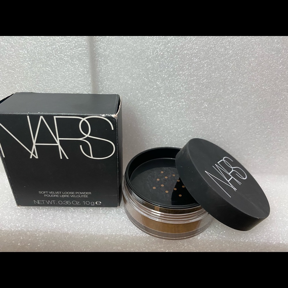 Nars soft velvet loose powder